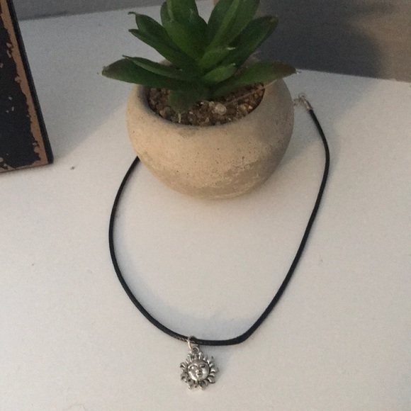 Forever 21 Jewelry - Choker necklace